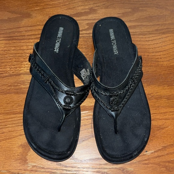 Black Minnetonka Sandals Size 10 - Picture 2 of 4